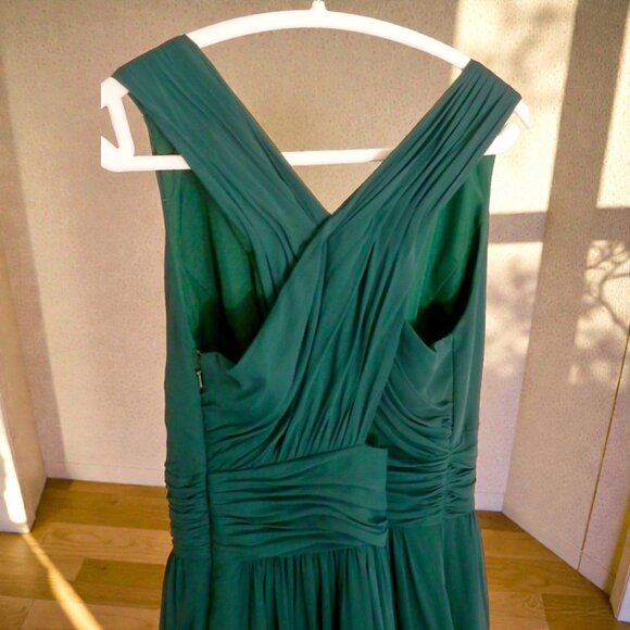 Elegant, Custom-made, Emerald Green Chiffon Evening Gown – Size 10/12 - Picture 6 of 10